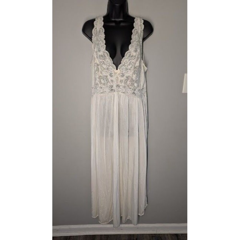 SHADOWLINE Nightgown Sweep Gown Nylon Floral Lace Dainty Cottagecore Vtg 2X